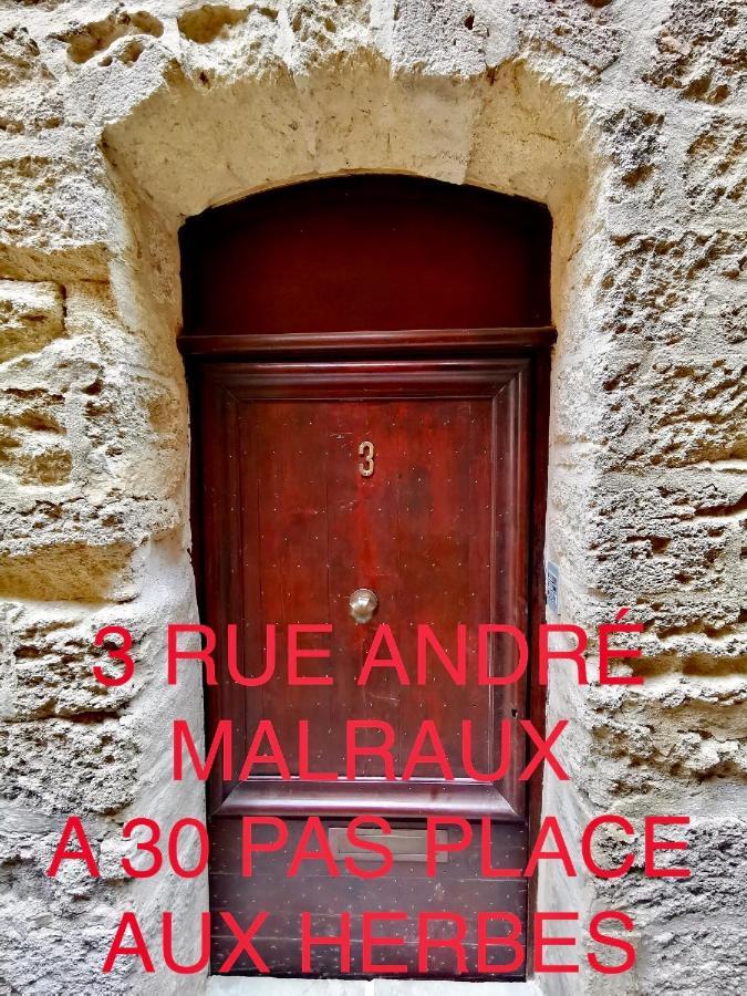 A 50 M De La Place Aux Herbes Apartment *