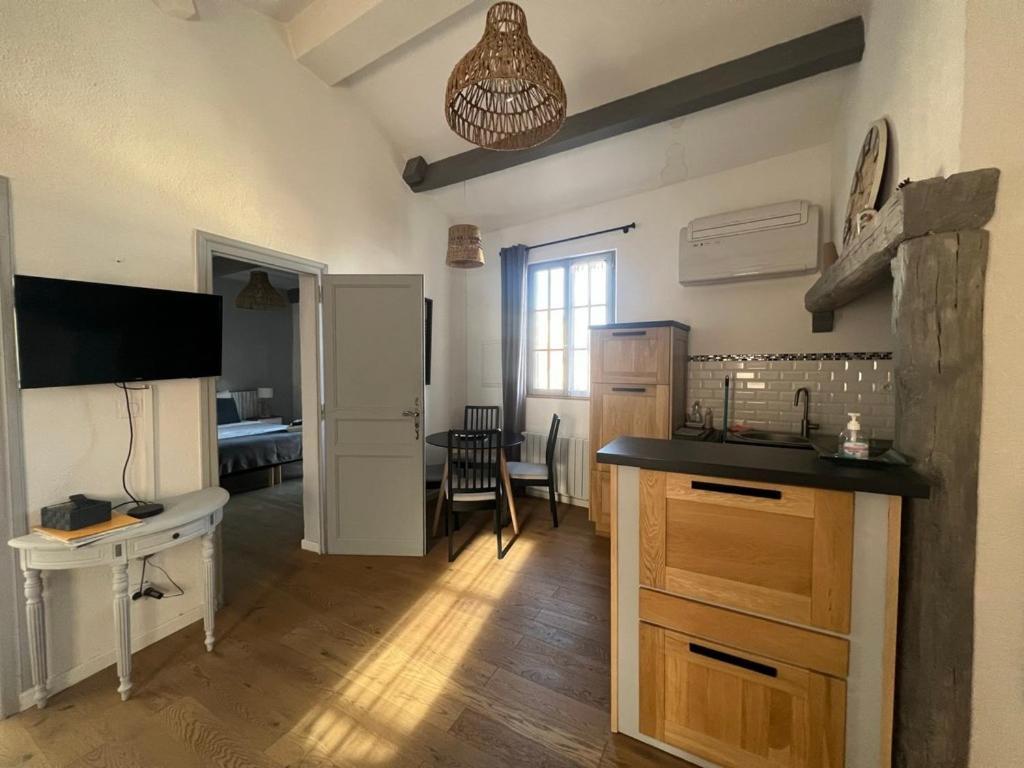 Apartment A 50 M De La Place Aux Herbes *
